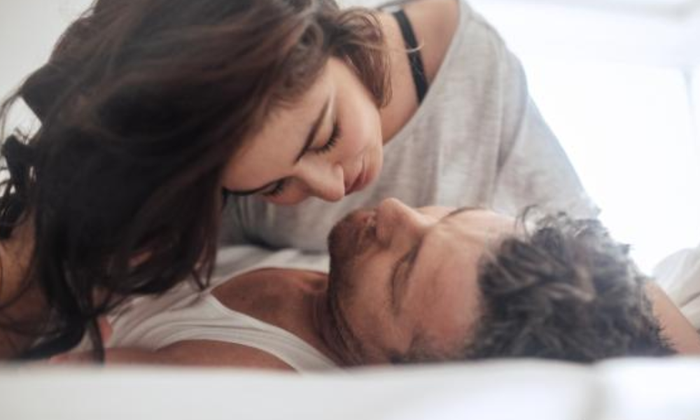 Xuất tinh sớm khiến nam giới khó kiểm soát thời điểm xuất tinh và giảm sự thỏa mãn khi quan hệ